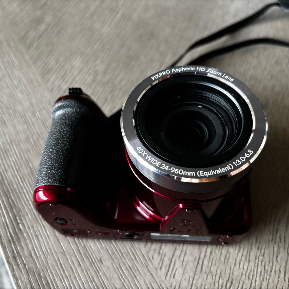 Kodak Metallic Red Bridge Camera with Black Grip and Silver Lens Ring - Picture 3 of 6